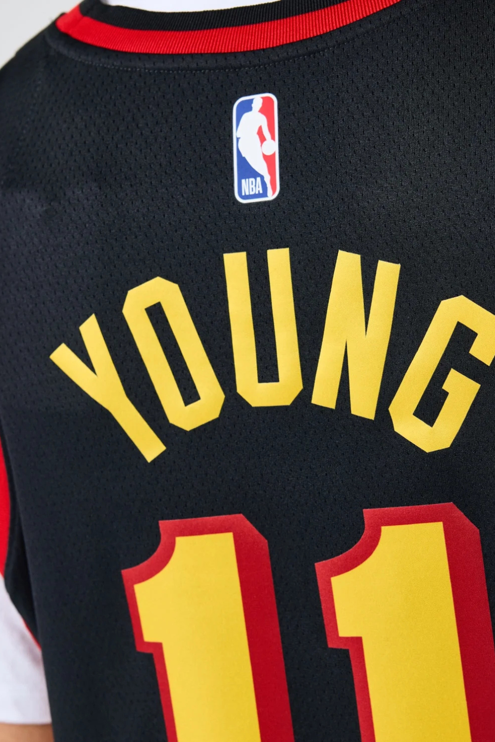 Maillot de basket Nike Hawks Trae Young Statement Edition Swingman noir