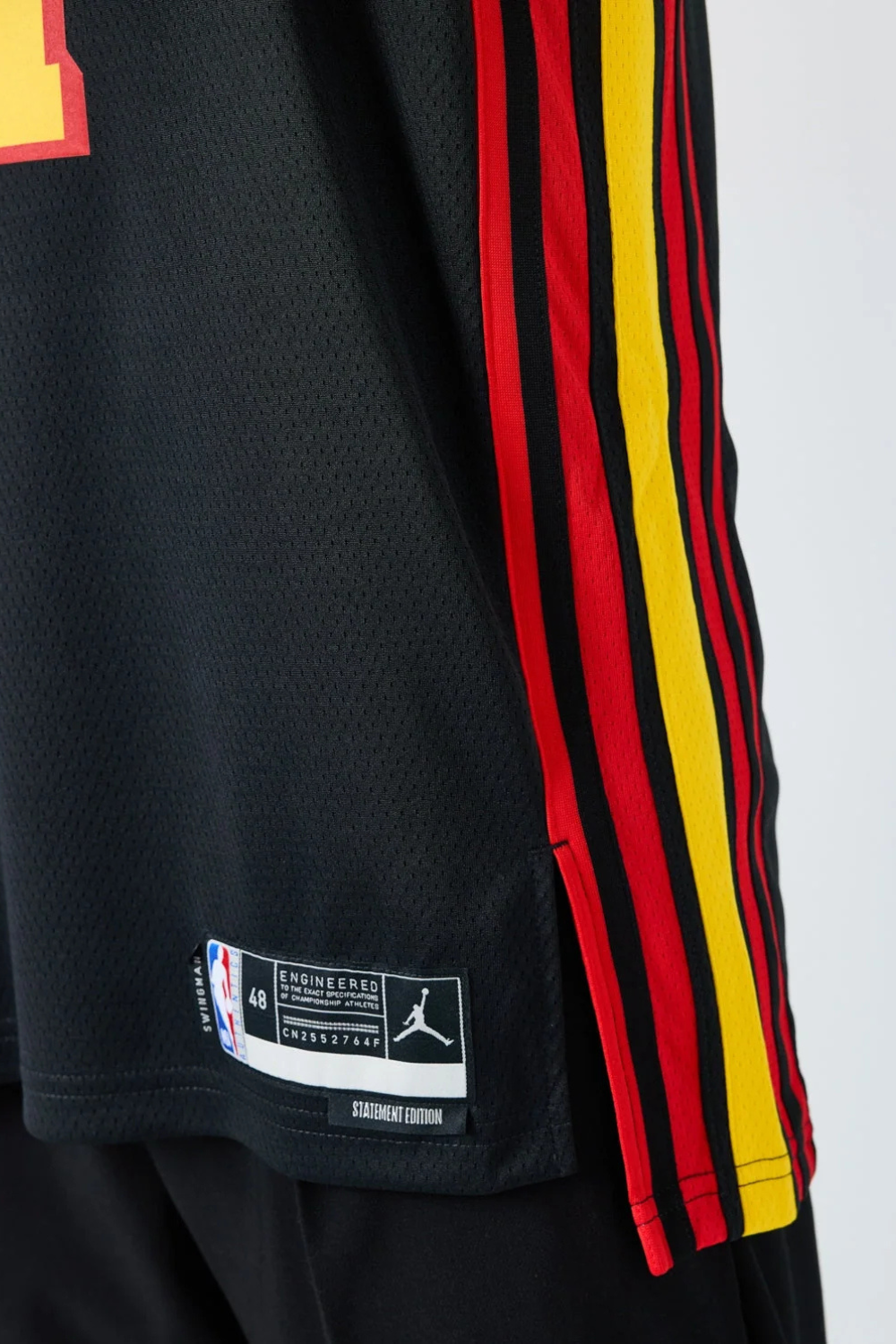 Maillot de basket Nike Hawks Trae Young Statement Edition Swingman noir