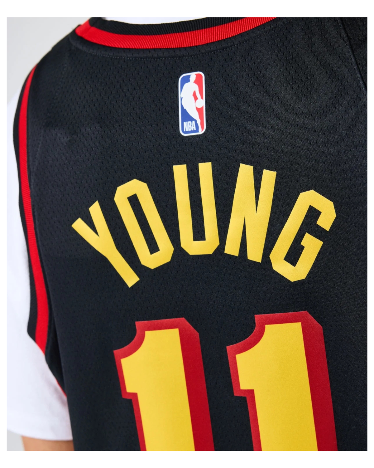 Maillot de basket Nike Hawks Trae Young Statement Edition Swingman noir