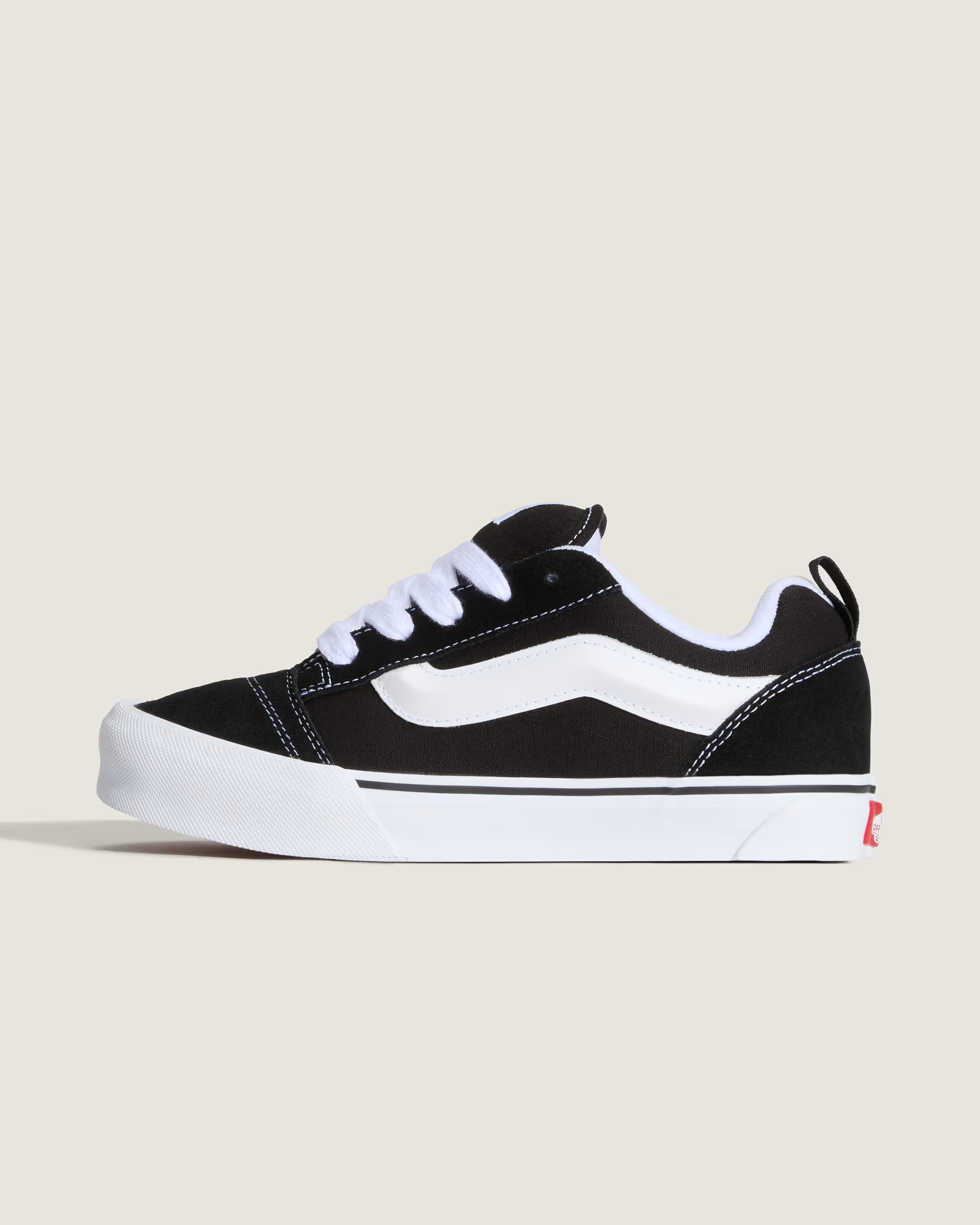 Knu Skool Black/True Whit