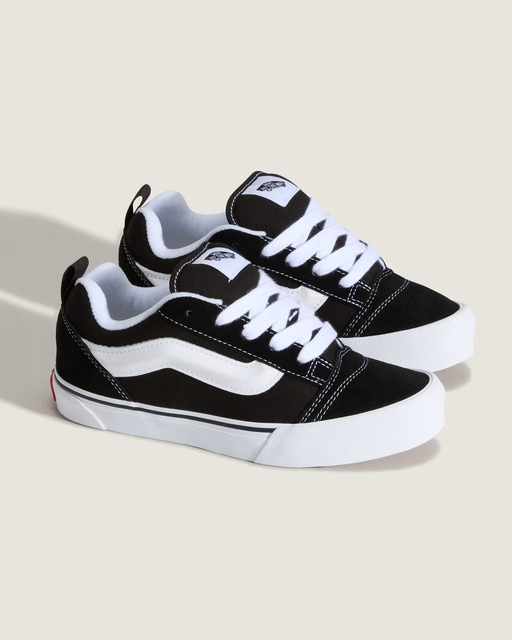 Knu Skool Black/True Whit