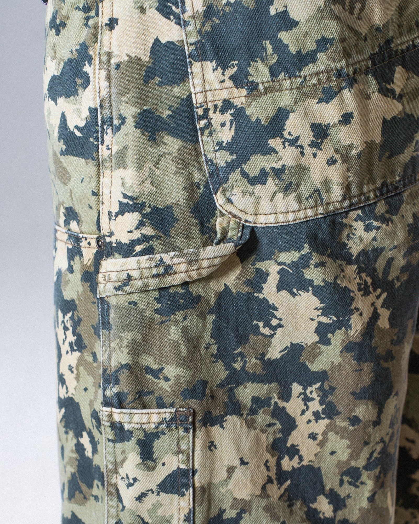 Classic Carpenter Short Camo